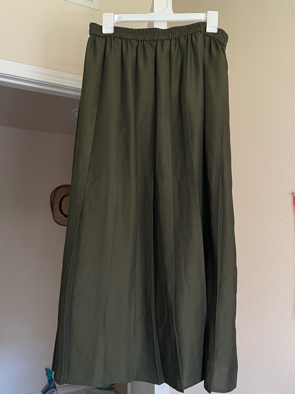 Uniqlo Olive Maxi Skirt